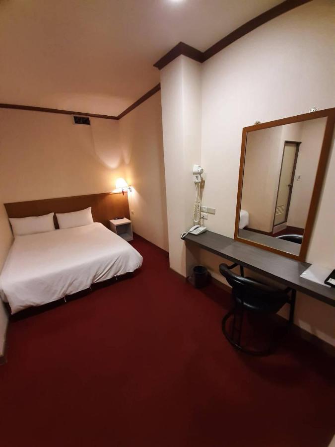 Long Cherng Hotel Luodong Exterior foto